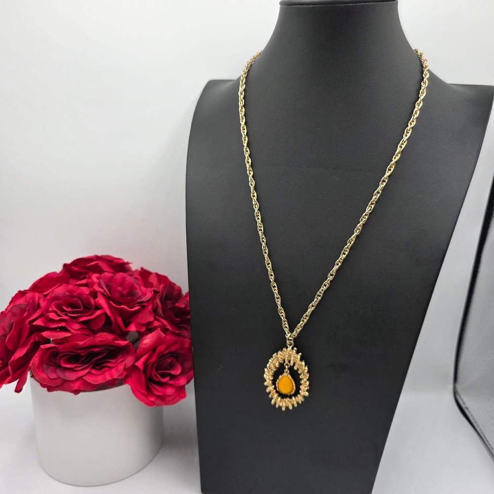 Coventry Gold Tone Pendant Necklace Amber Stone Chain Jewelry Estate‎ Vintage